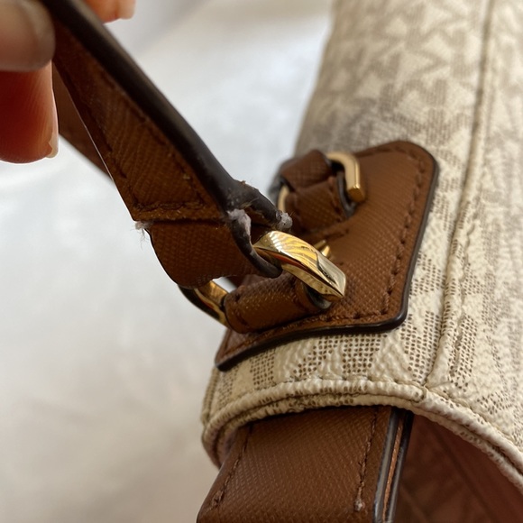 🔺🔻Michael Kors Jet Set Travel Large Logo Messenger🔺🔻 - Picture 9 of 17